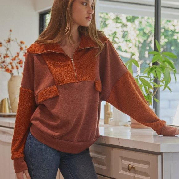 47873 Contrasting Half Zip Top - Picture 1 of 5